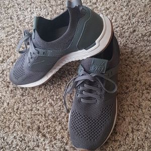 Women's New Balance Tennis shoes